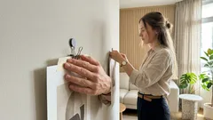 No-Pinhole Wall Displays for Singapore Rentals: The Tape-and-Clip Trick That Comes Off Clean