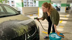 How to remove yellow Asian dust from your car without scratching the paint: a rinse-first routine